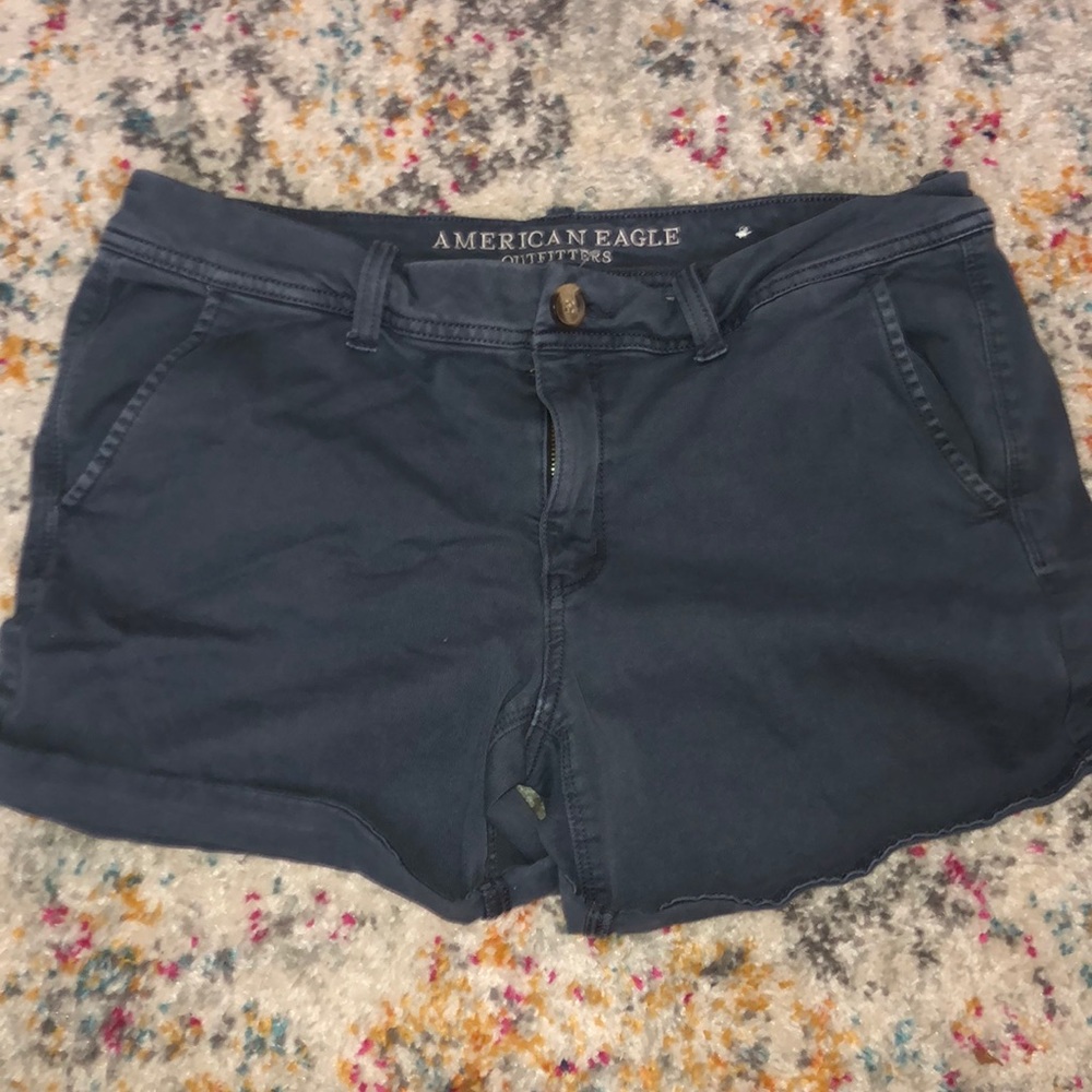 American eagle navy cargo style shorts